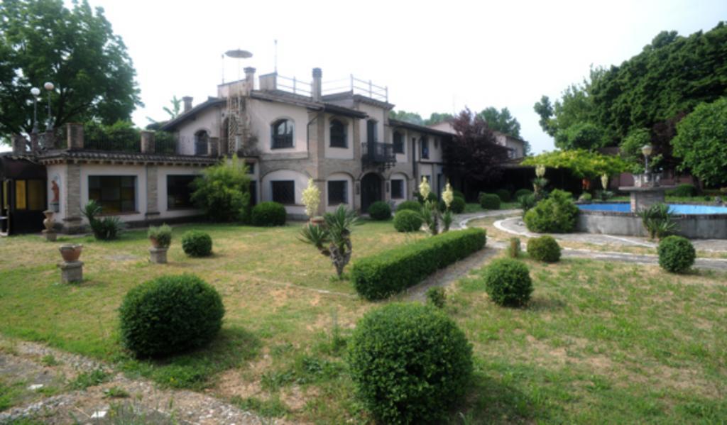 Hotel Villino Della Flanella Modena Exterior photo