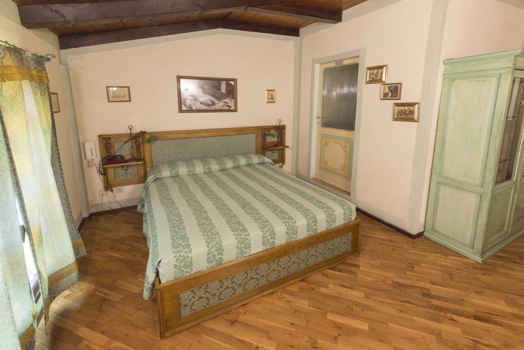 Hotel Villino Della Flanella Modena Room photo