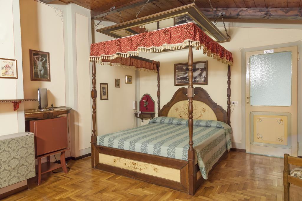 Hotel Villino Della Flanella Modena Room photo