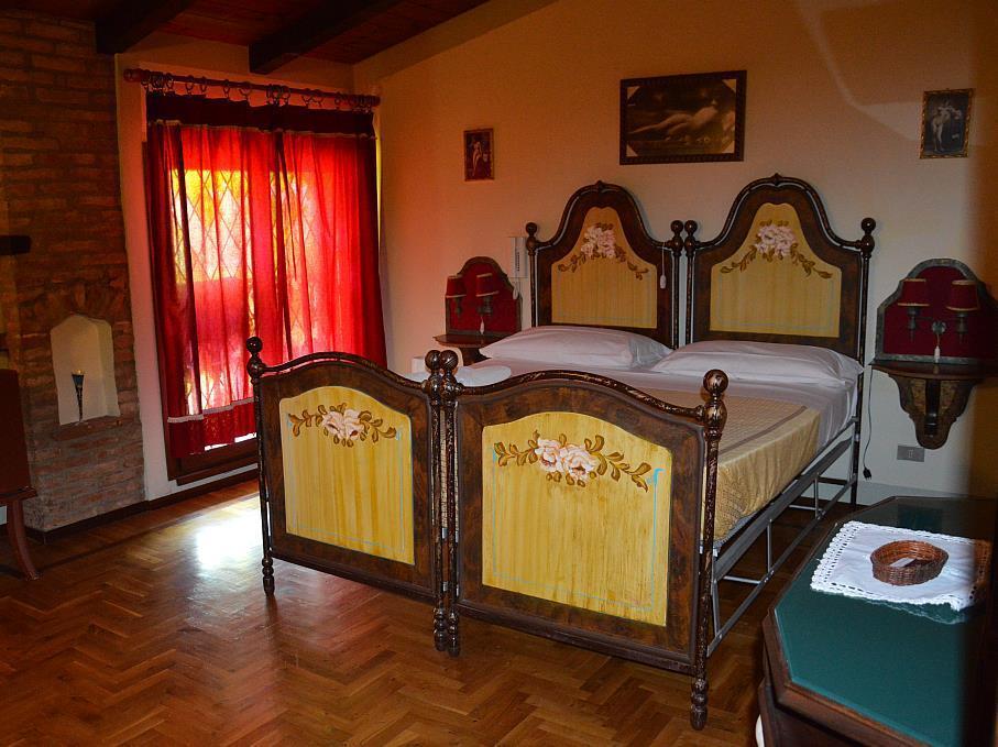 Hotel Villino Della Flanella Modena Exterior photo